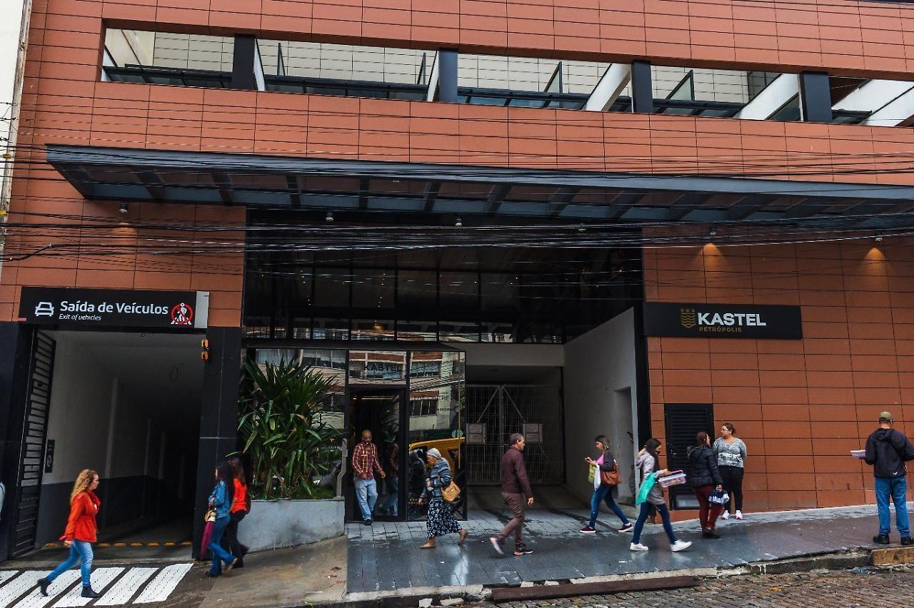 Готель Kastel Petropolis Екстер'єр фото