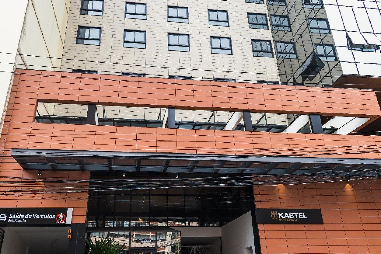 Готель Kastel Petropolis Екстер'єр фото